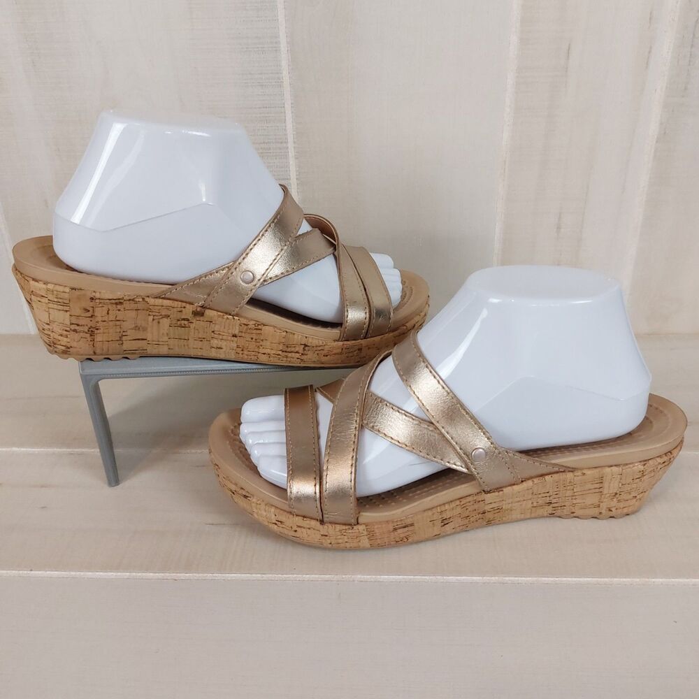 Crocs A Leigh Cork Mini Wedge Sandals Women's Size 8 Metallic Gold Strappy